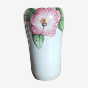 Vase vintage en barbotine motif Fleurs