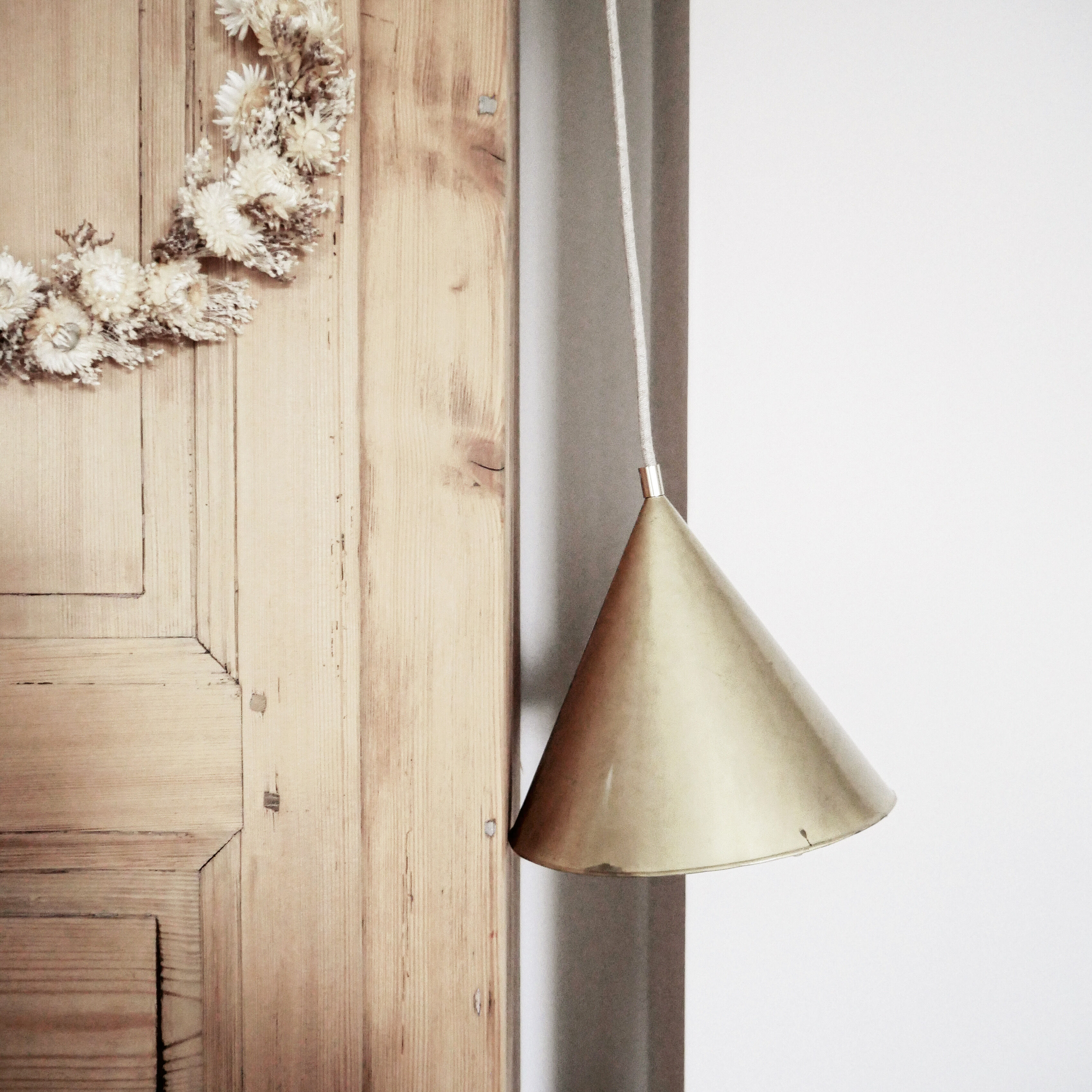 Brass portable lamp
