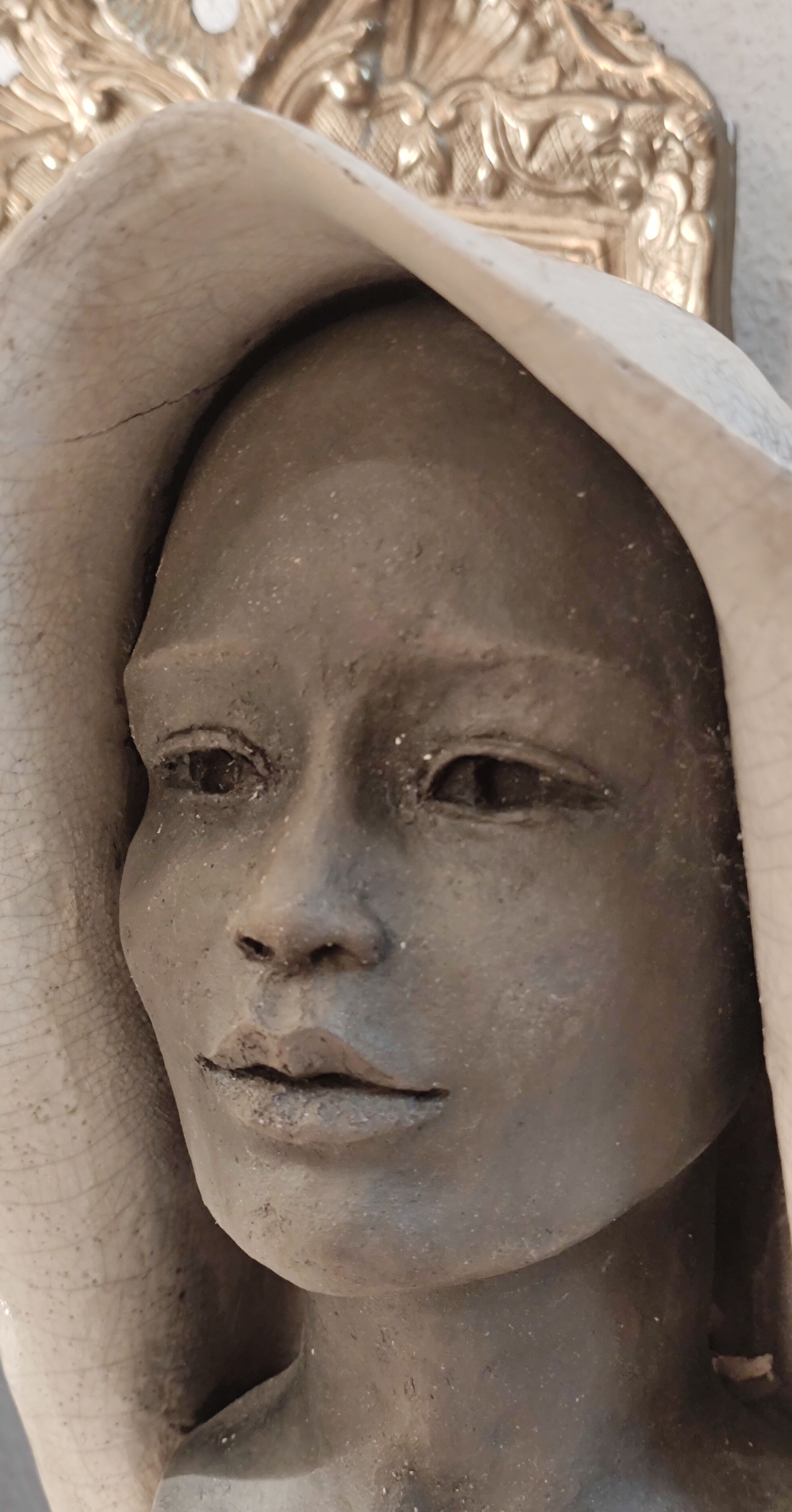 Old Large women's ceramic bust