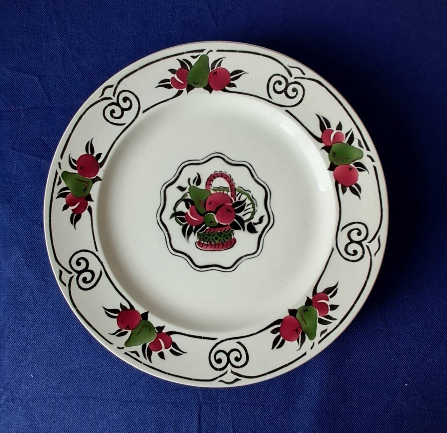 6 flat plates Boch Frères La Louvière. Melba