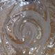 Plafonnier en verre moulé .