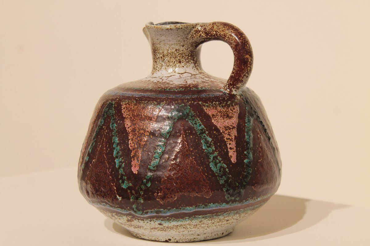 Pichet Pottery from Accolay geometric shapes