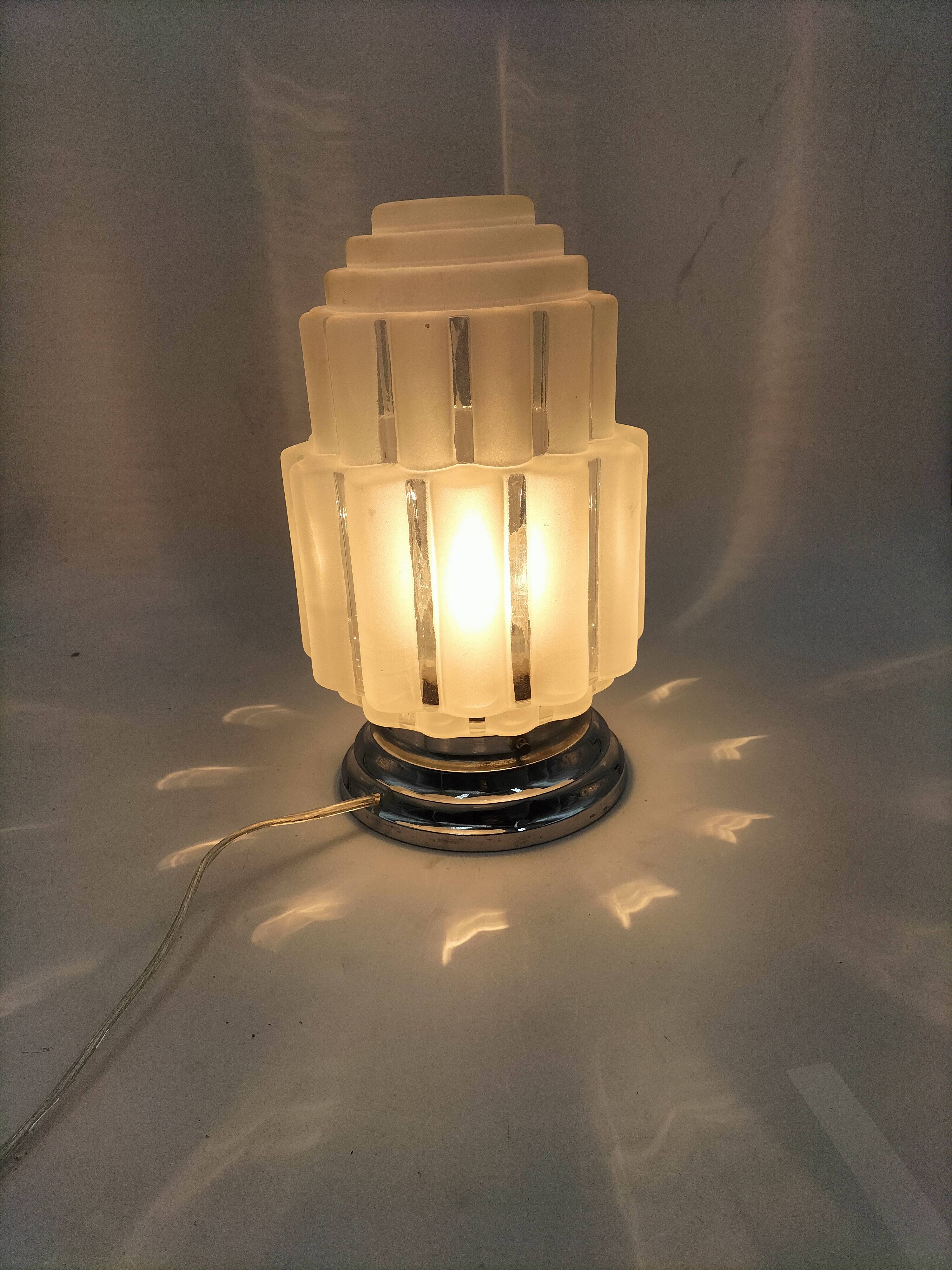 Art deco lamp