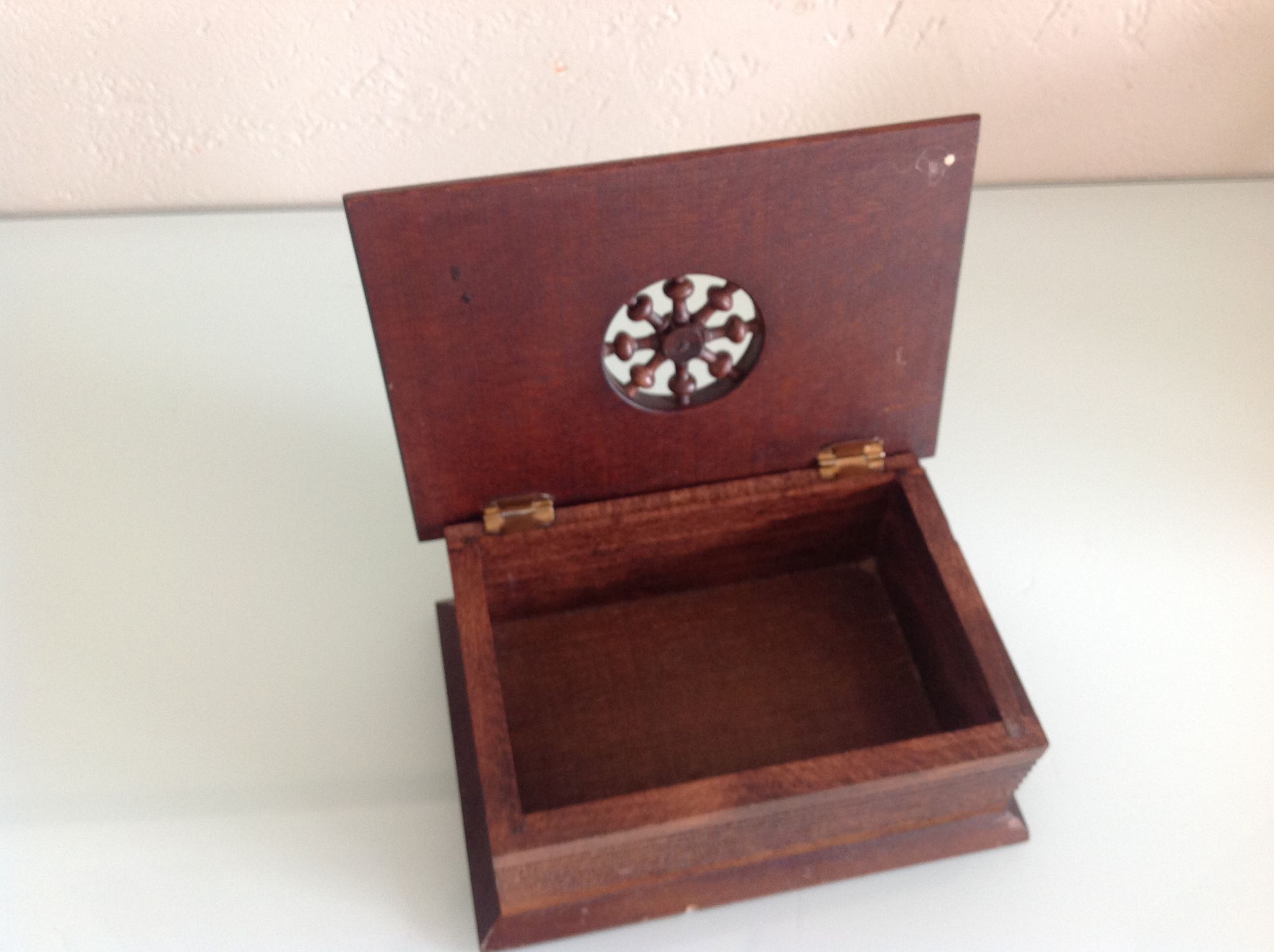Old patented open-wood cigarette box 30-40 years