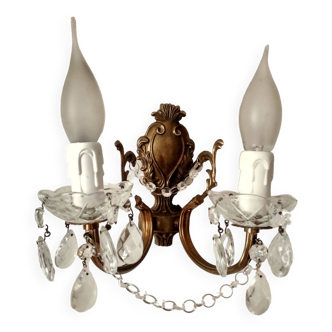 Old rococo wall light in gilded brass and crystal pendants