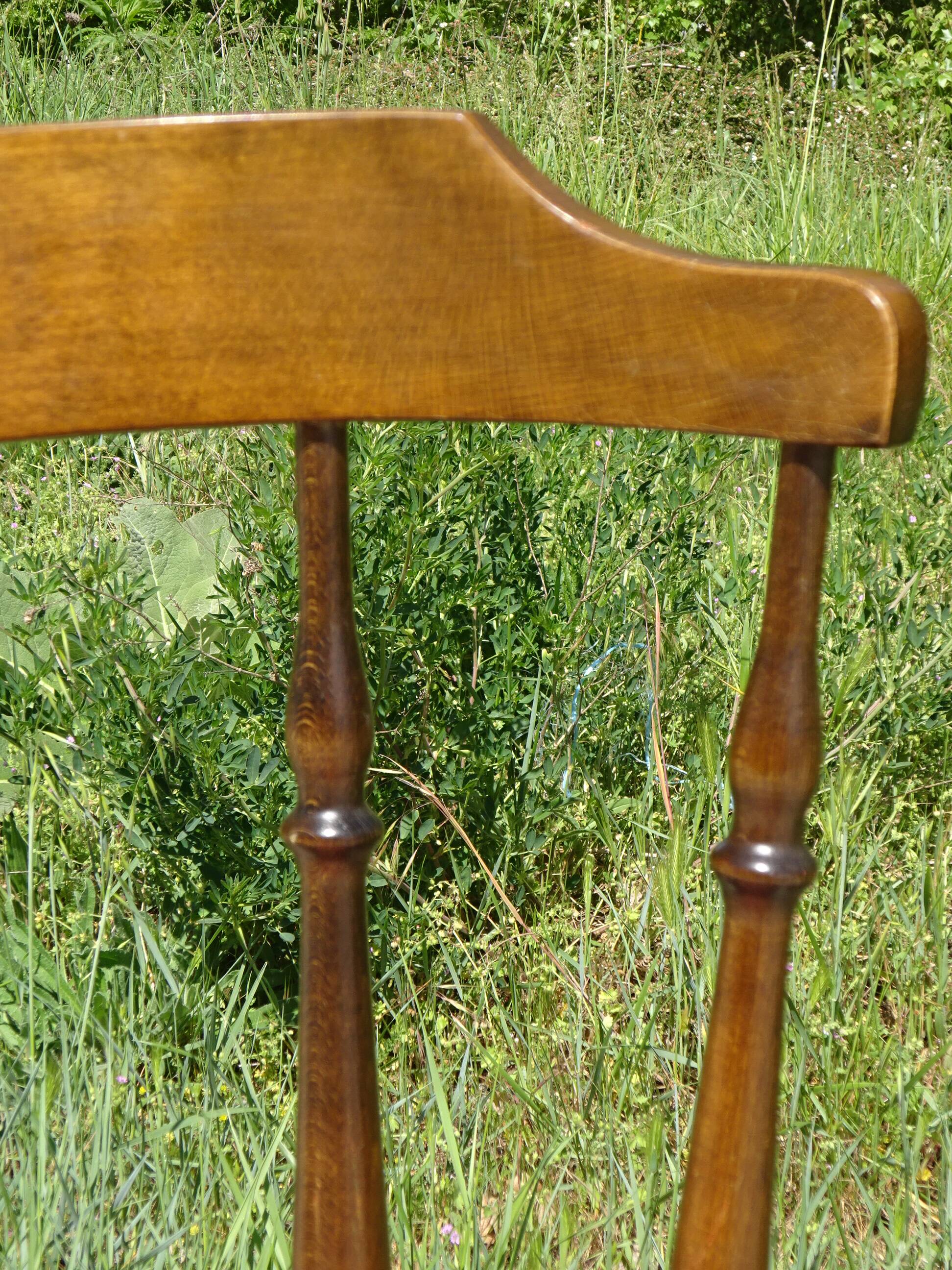 Chaises vintage aux pieds compas