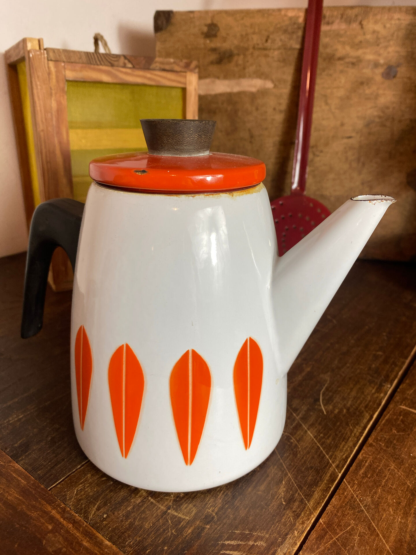 Scandinavian teapot Lotus Cathrineholm