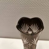 Vase en cristal biseauté bordeaux