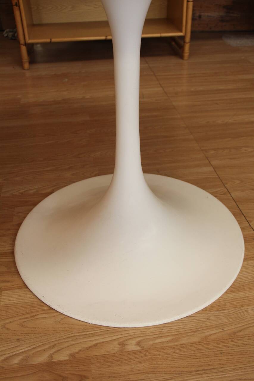 Round table Tulip in Calacatta marble by Eero Saarinen - Ø 107 cm - Knoll