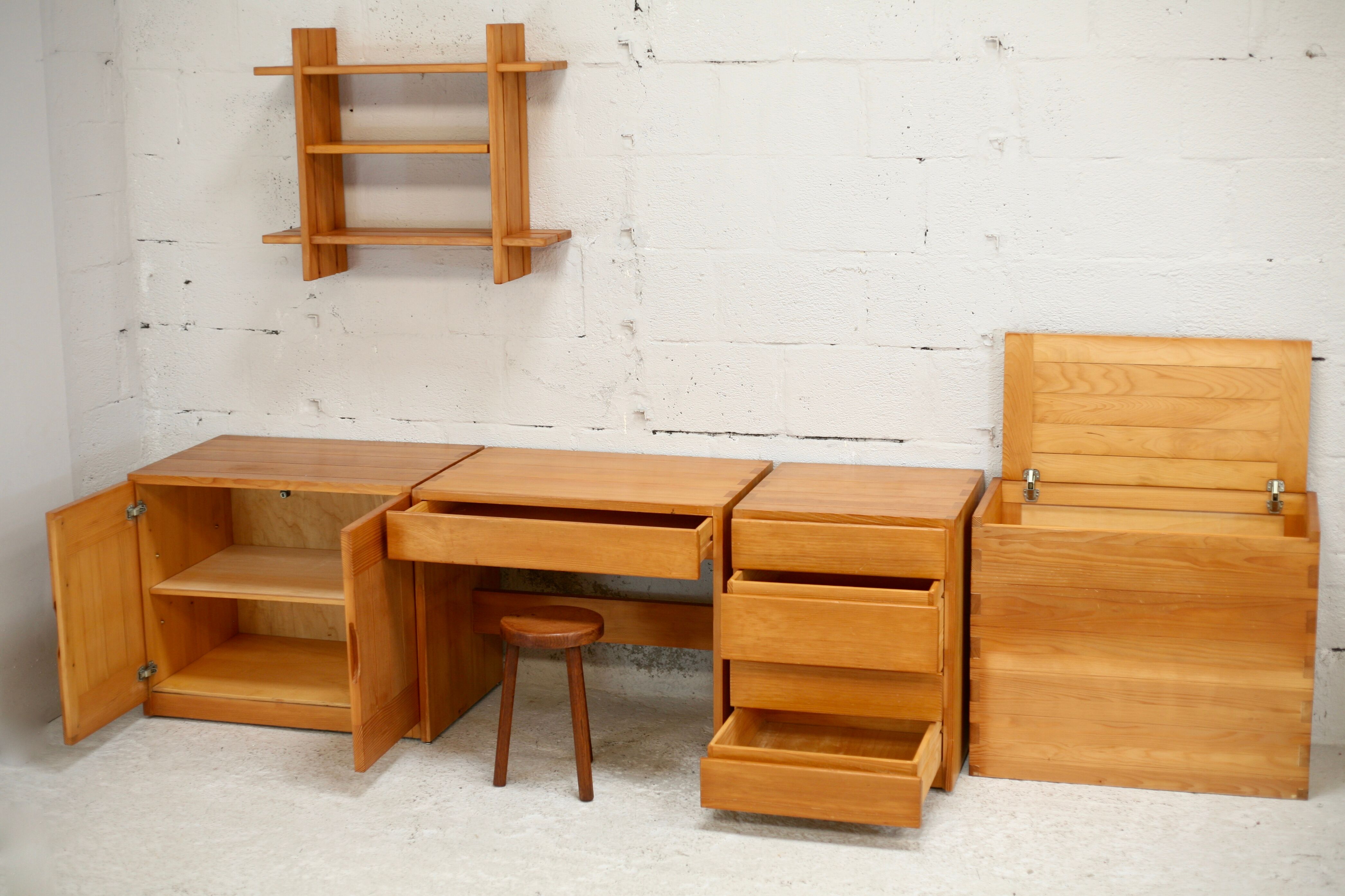 Maison Regain: modular office set. Pine. France, circa 1975