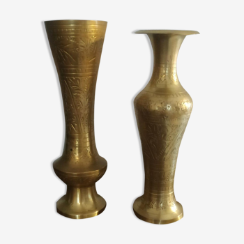 Lot de 2 vases en laiton martelés