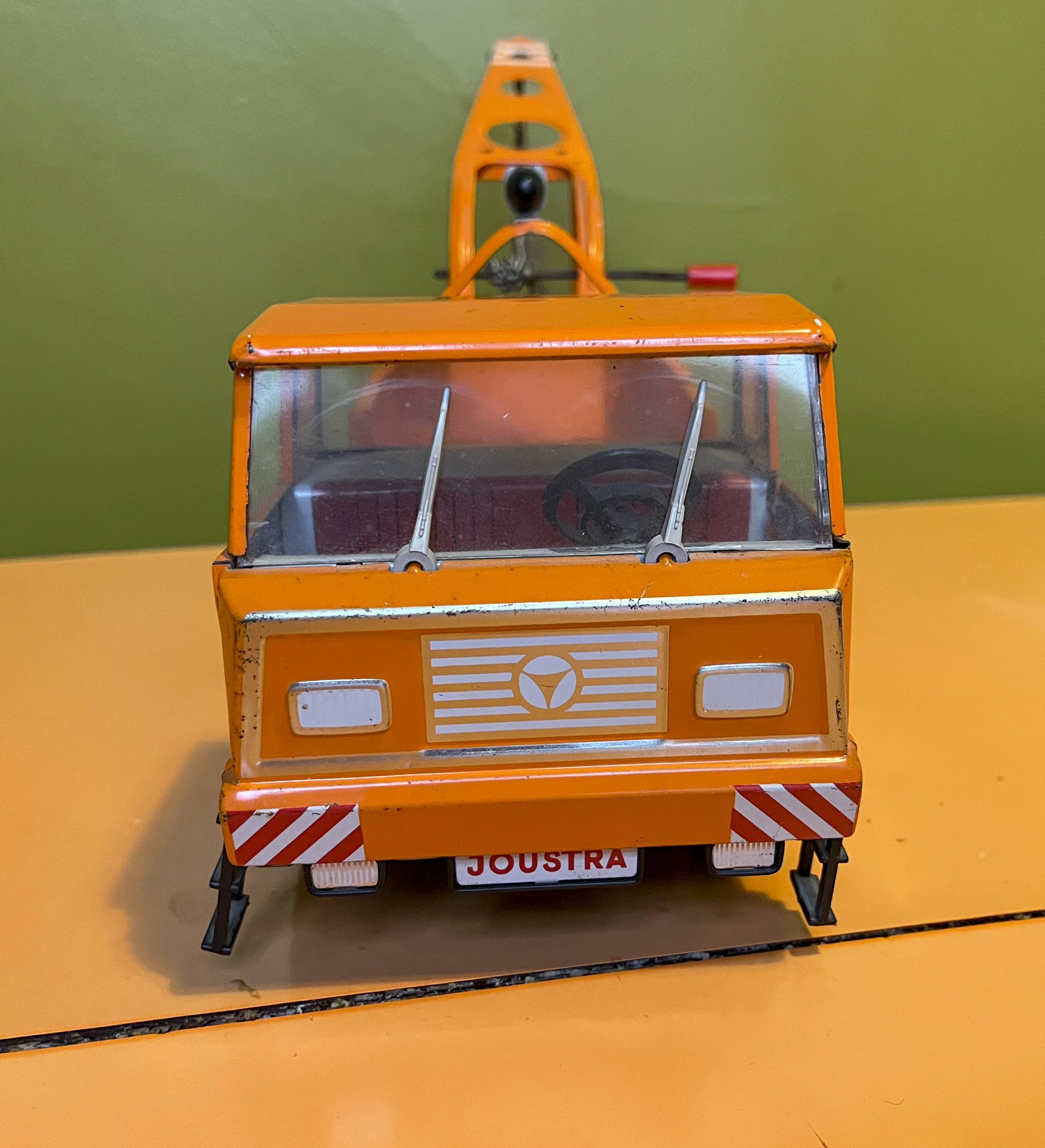 Camion Dépanneuse "Auto Service" de la marque française Joustra n° 695 de 1969 en tôle
