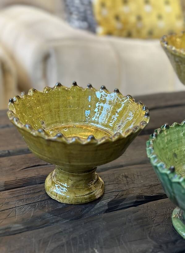 Serrated cup on tamegroute stand - yellow