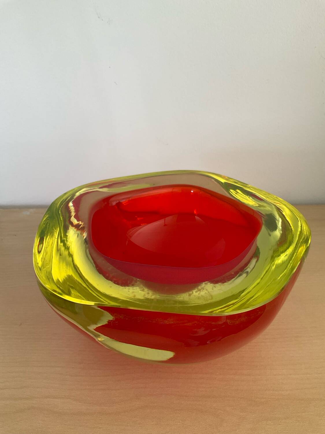 Two-tone Murano glass pocket emptier from the 70s