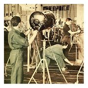 Photographie d'une équipe de cinéma chez Simca