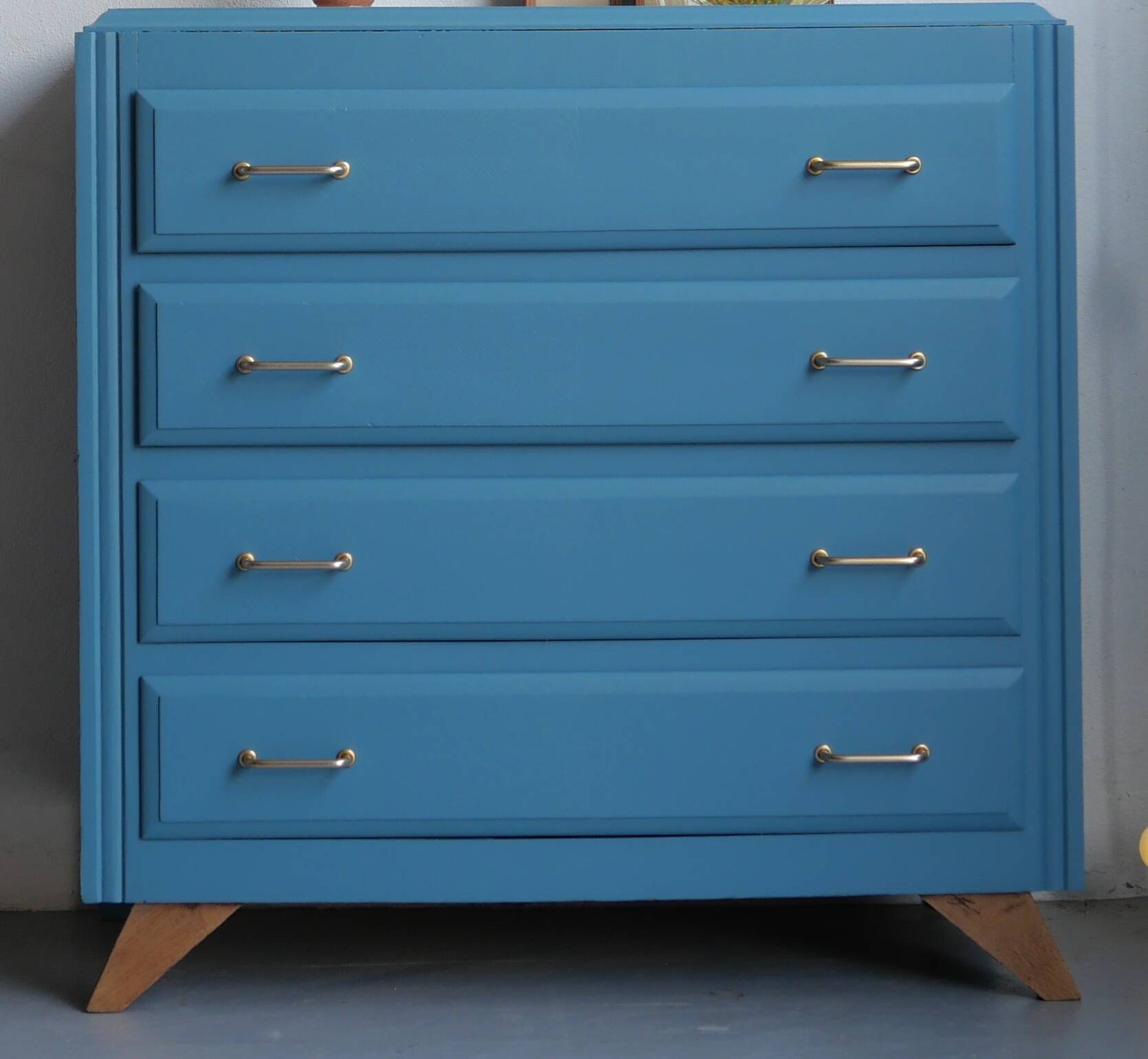 Vintage chest of drawers