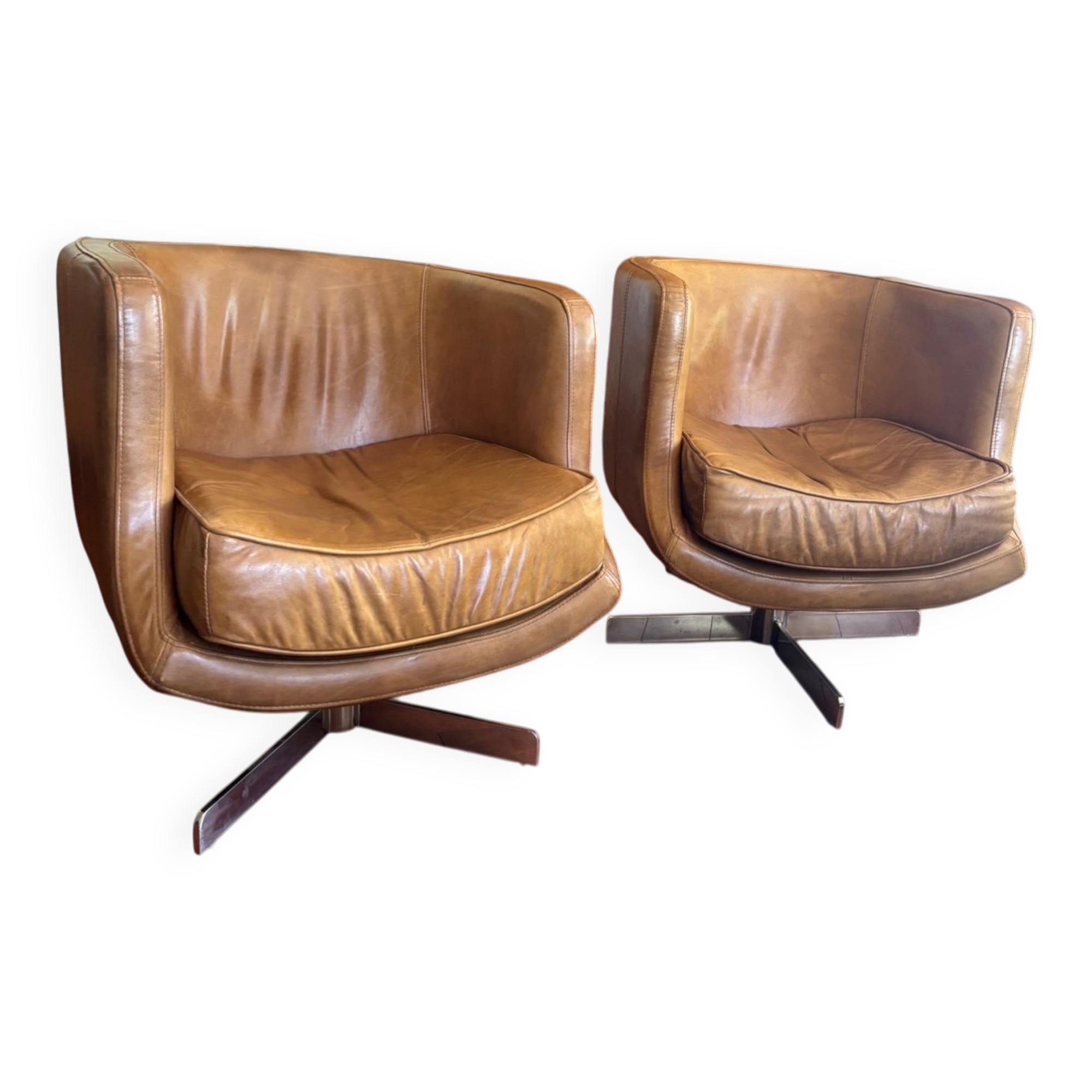 Paire de fauteuils pivotants Flamant cuir cognac, style Design 1970