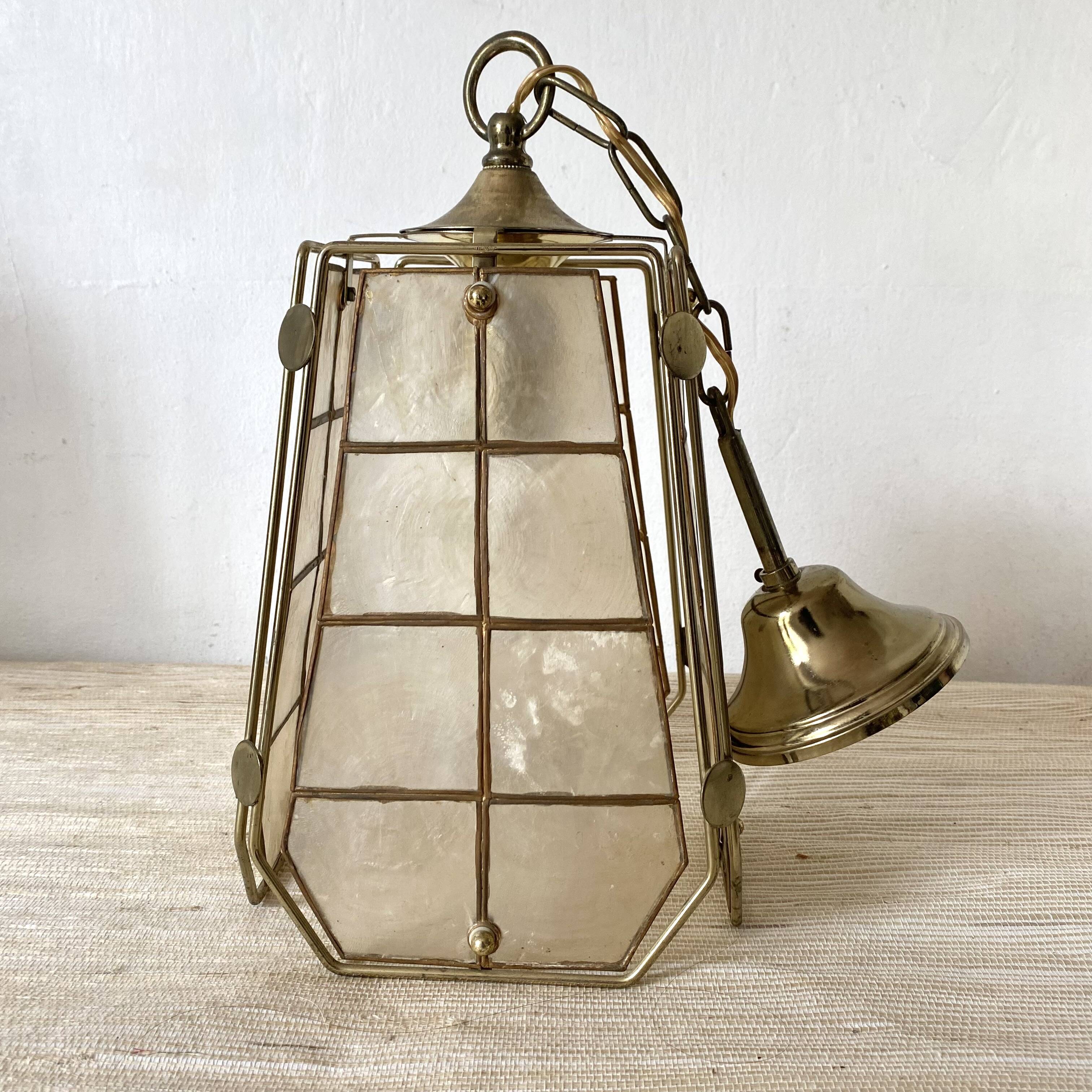 Suspension vintage en nacre et laiton