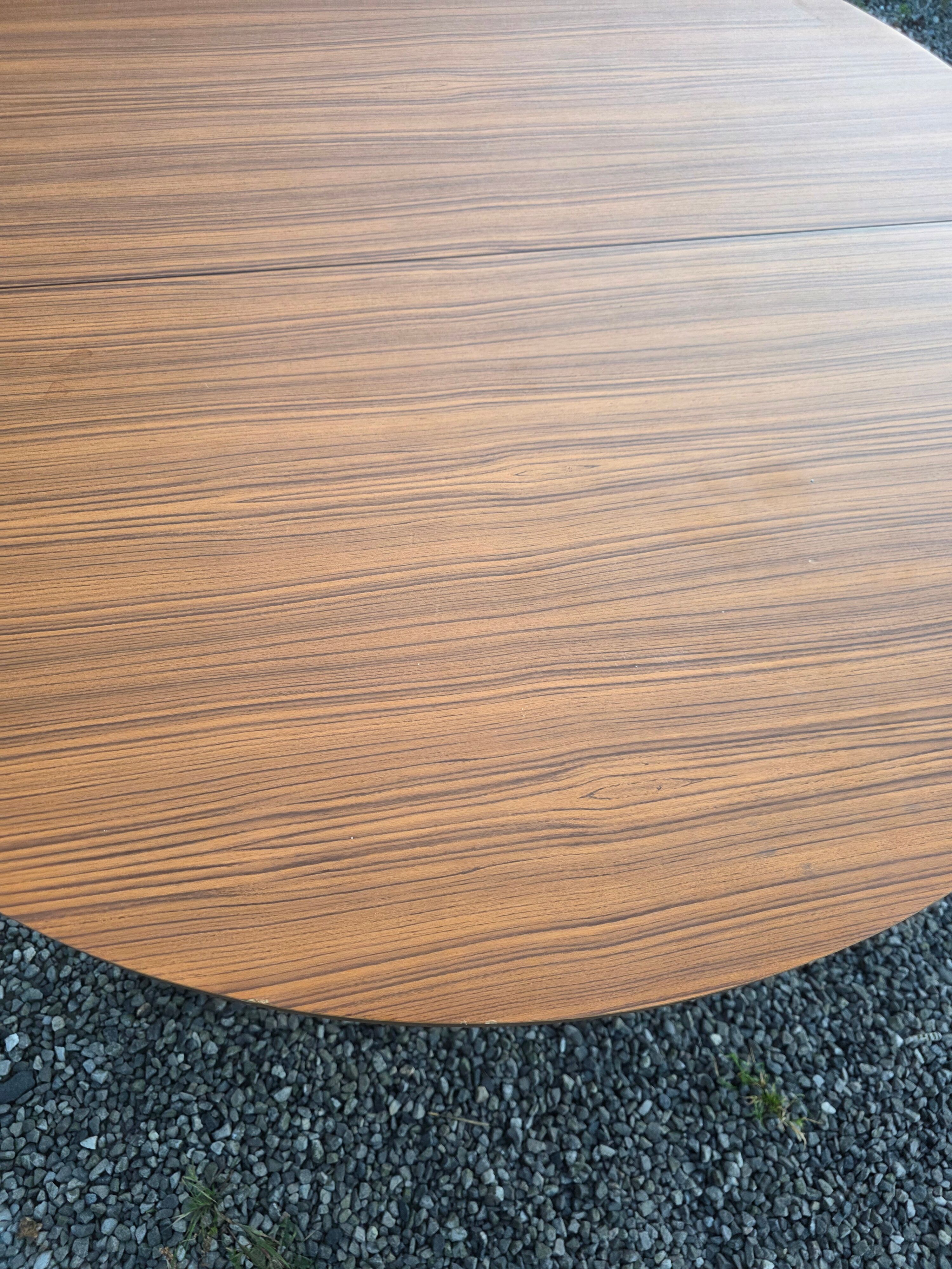Table scandinave extensible en teck des années 60
