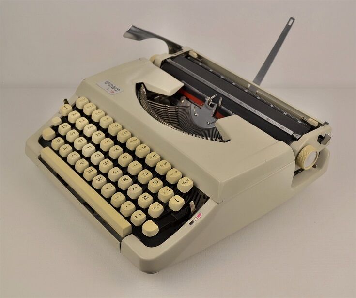 Machine à écrire portative Japy L.72 vintage 1970