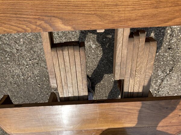 Table ovale en chêne massif avec 4 rallonges