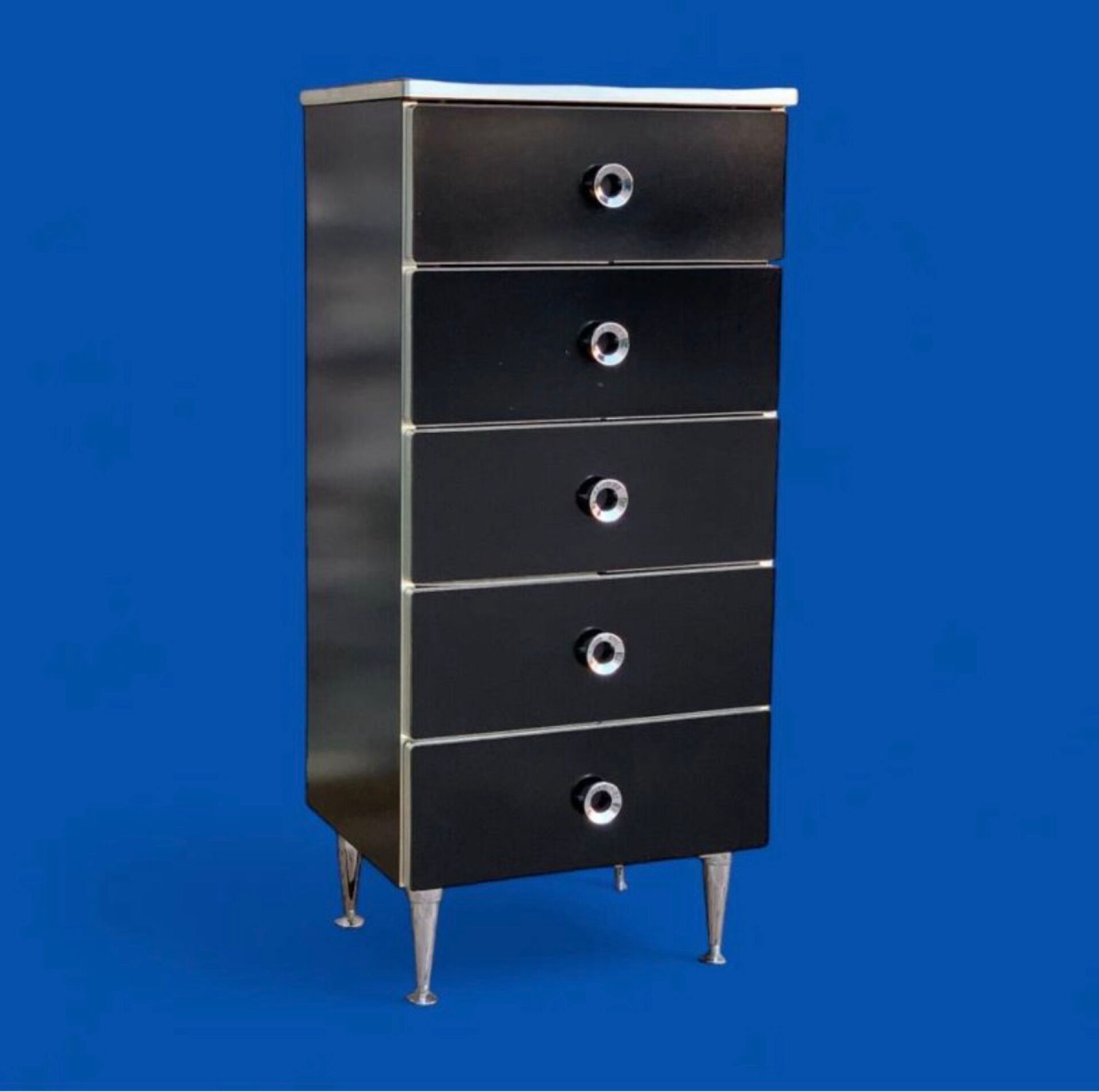 Chiffonnier vintage noir satiné et poignées chromées 1970