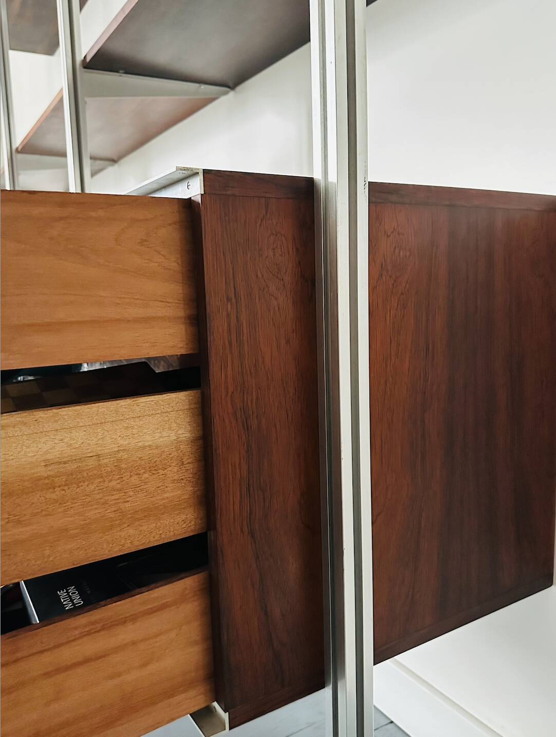 Modular bookshelf George Nelson & Associates OMNI system