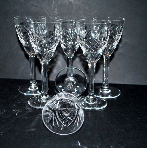Lot de 6 verres à liqueur Chantilly en cristal taillé de SAINT-LOUIS signé 11.5cm