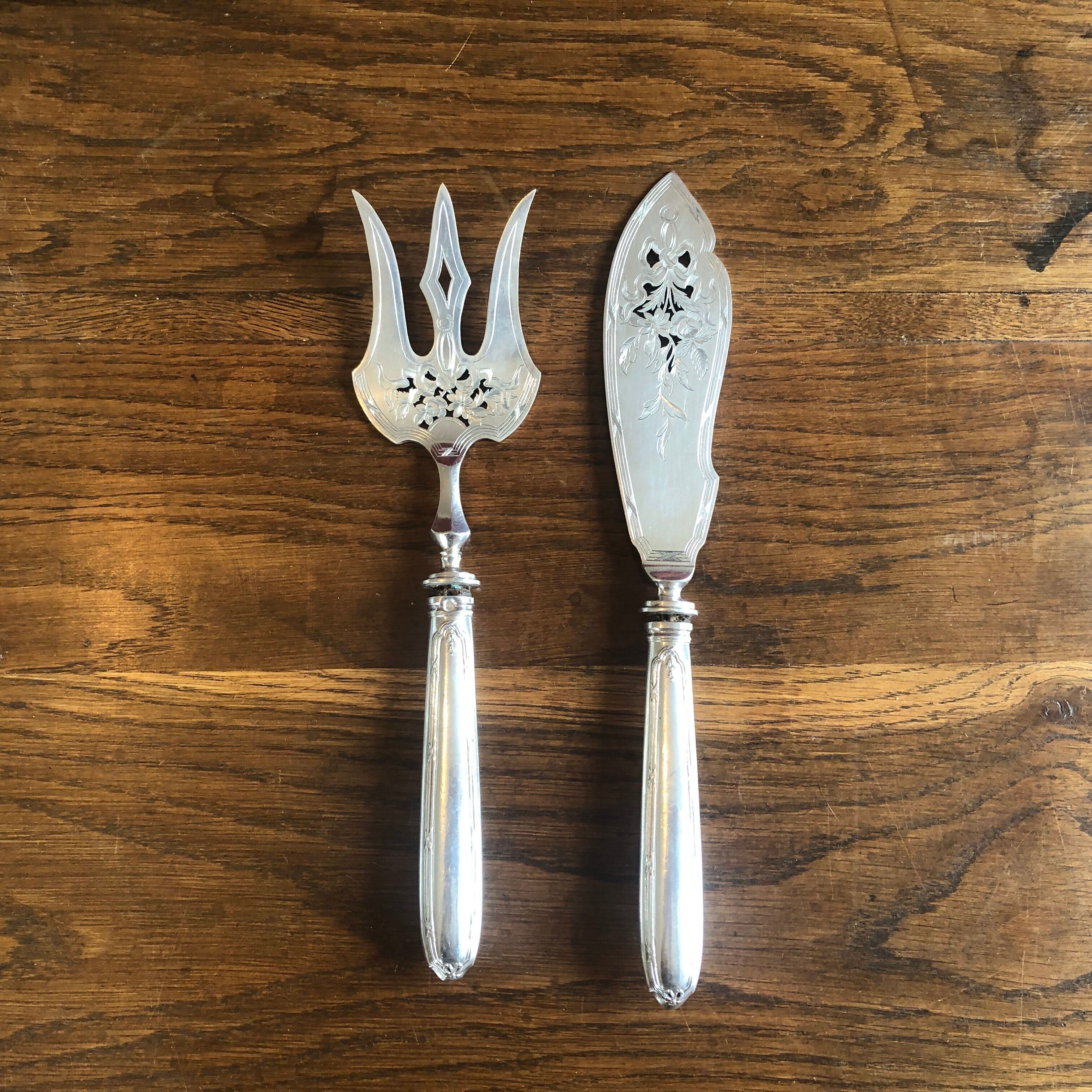 Cutlery serving fish silverware