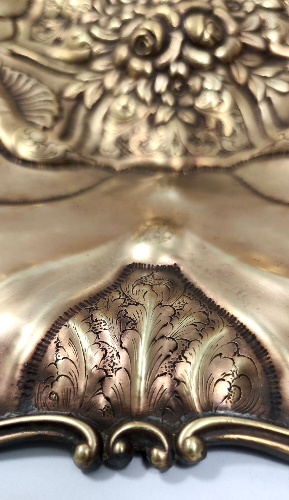 Vintage chiseled and embossed cast bronze centerpiece bowl, Italy