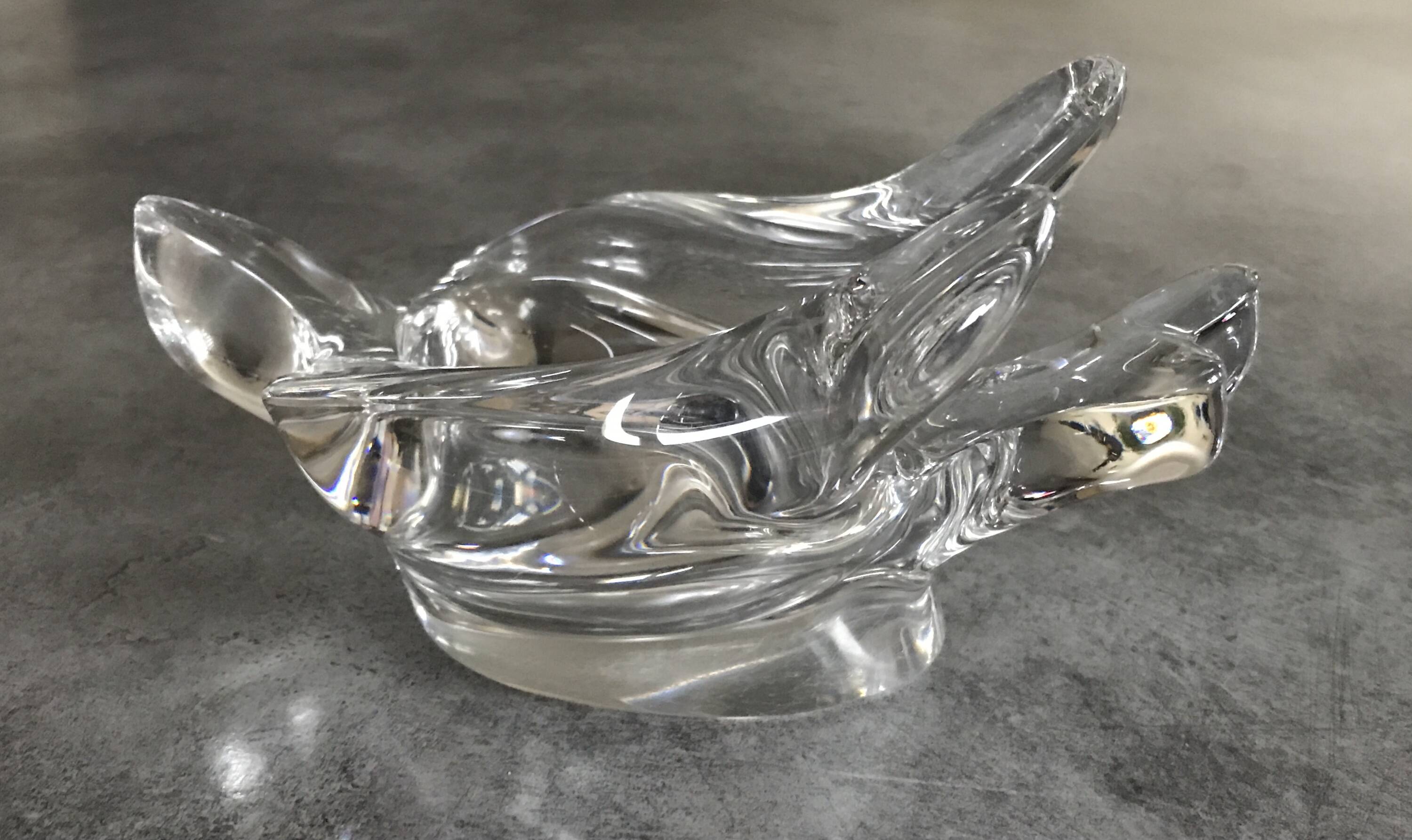 Bird-shaped paperweight, crystal swallow