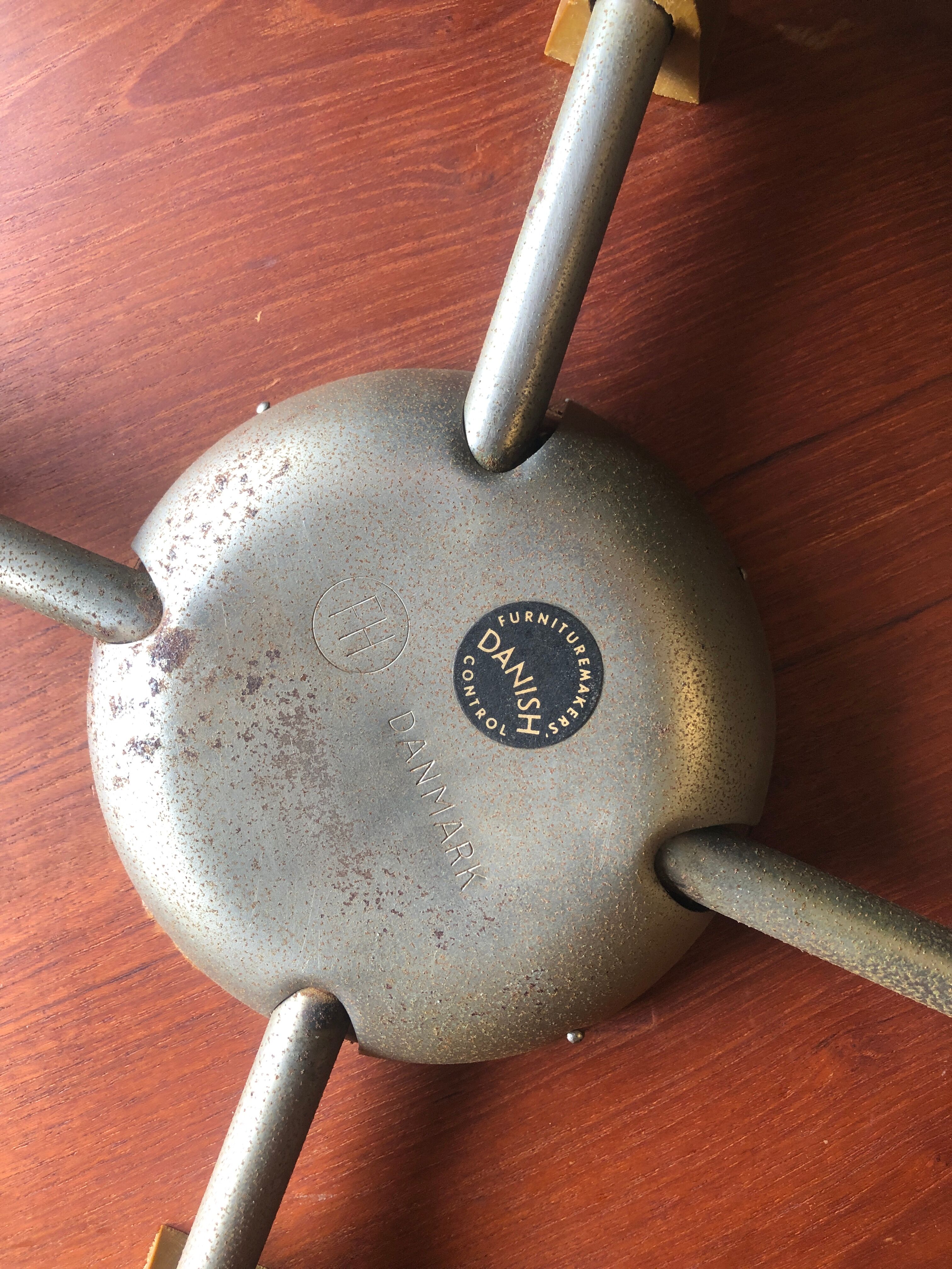 4 x Fritz Hansen Series 7, Arne Jacobsen dated 1955