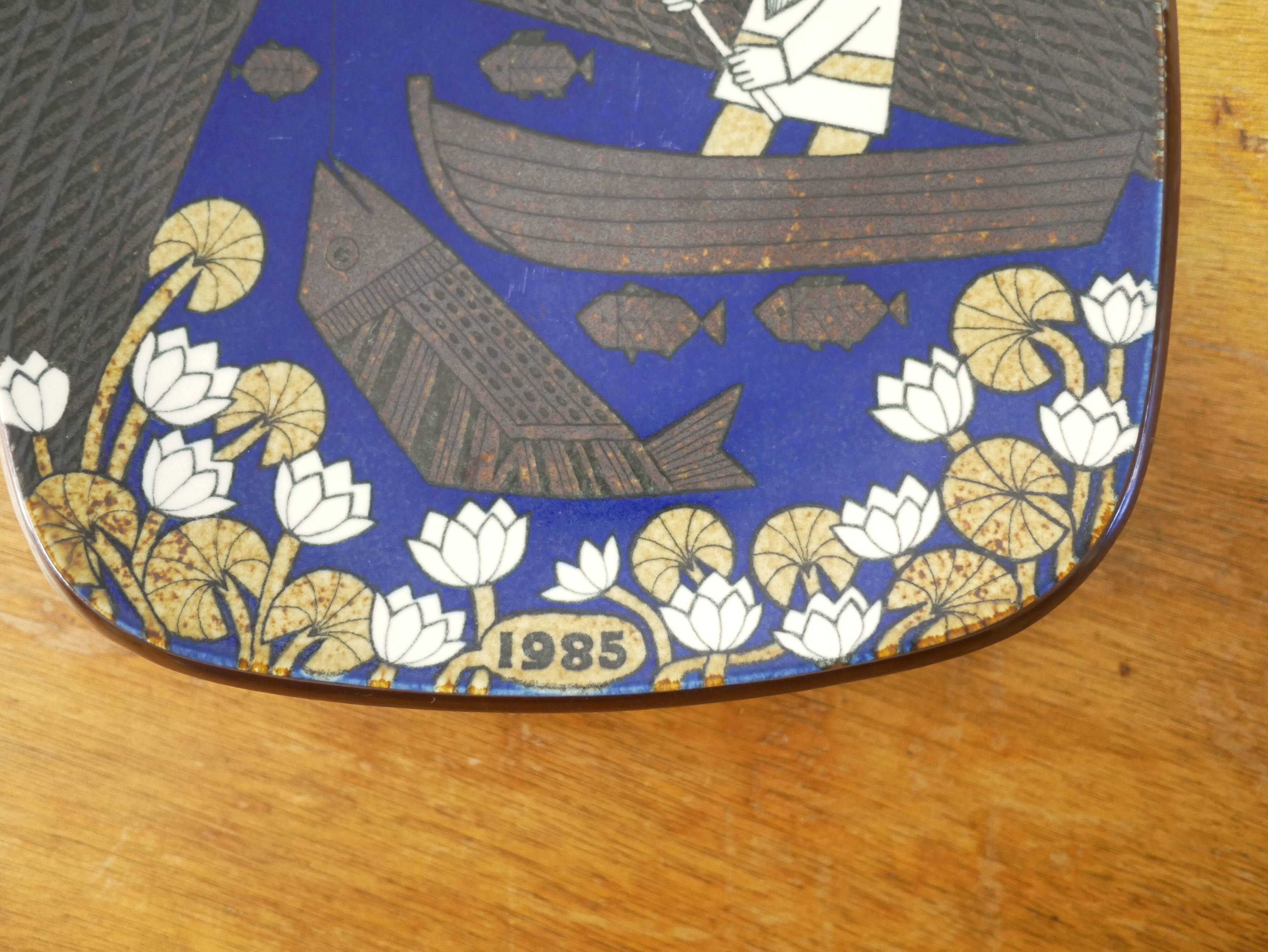 Vintage Scandinavian plate in ceramic by R. Uosikkinen, Arabia Finland