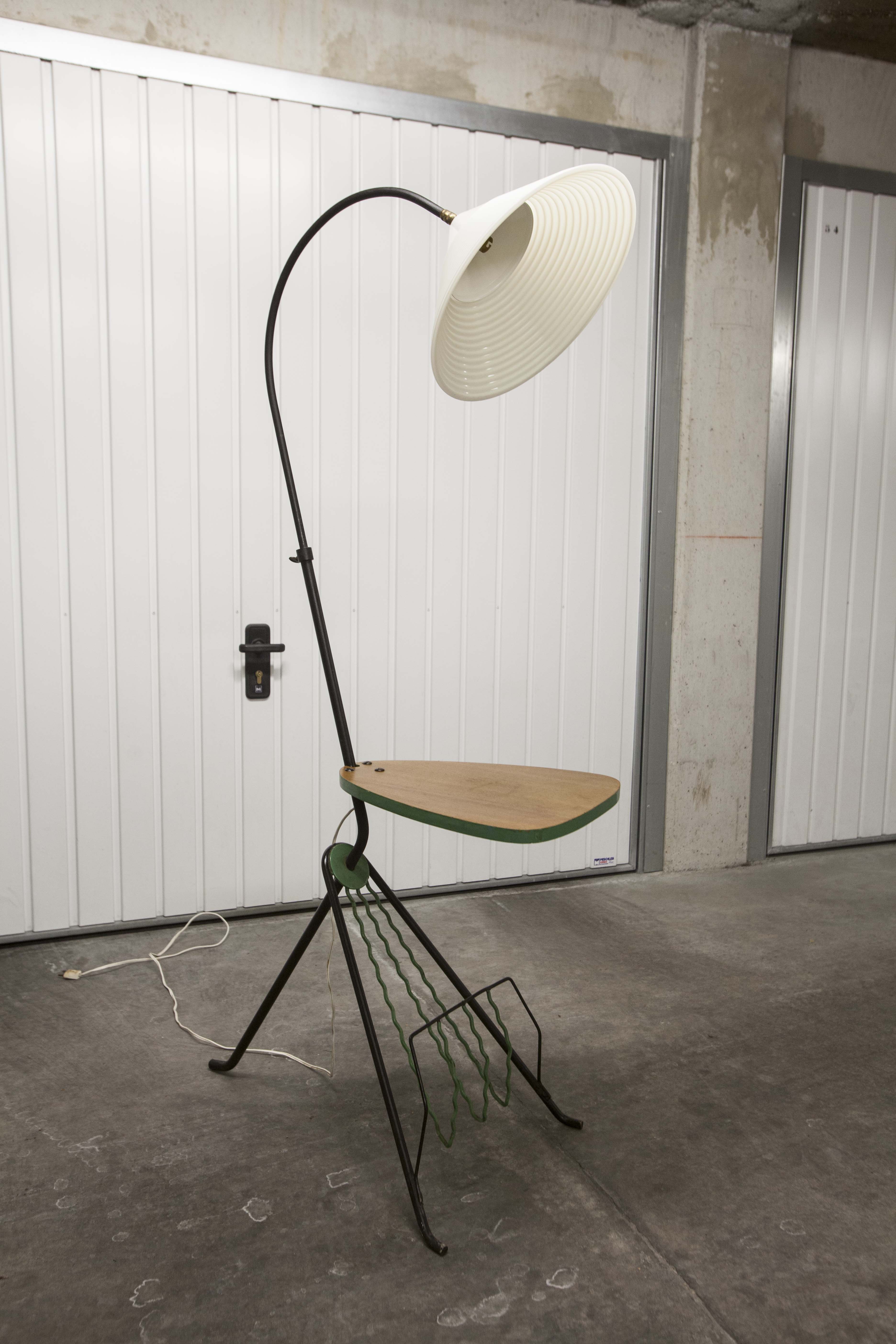 Floor lamp tripod Tablet door magazine 50 s