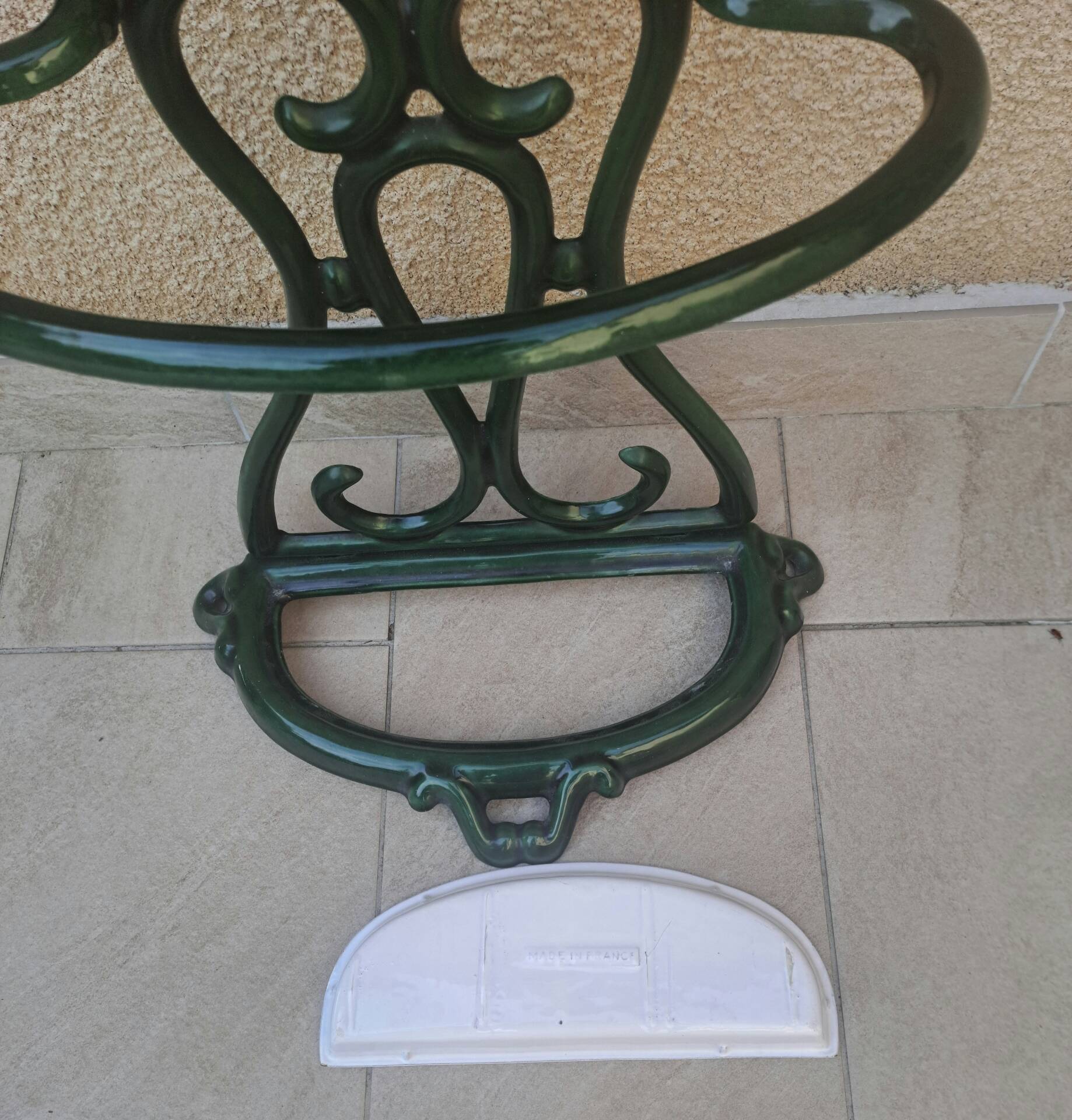 Enamelled cast iron umbrella stand