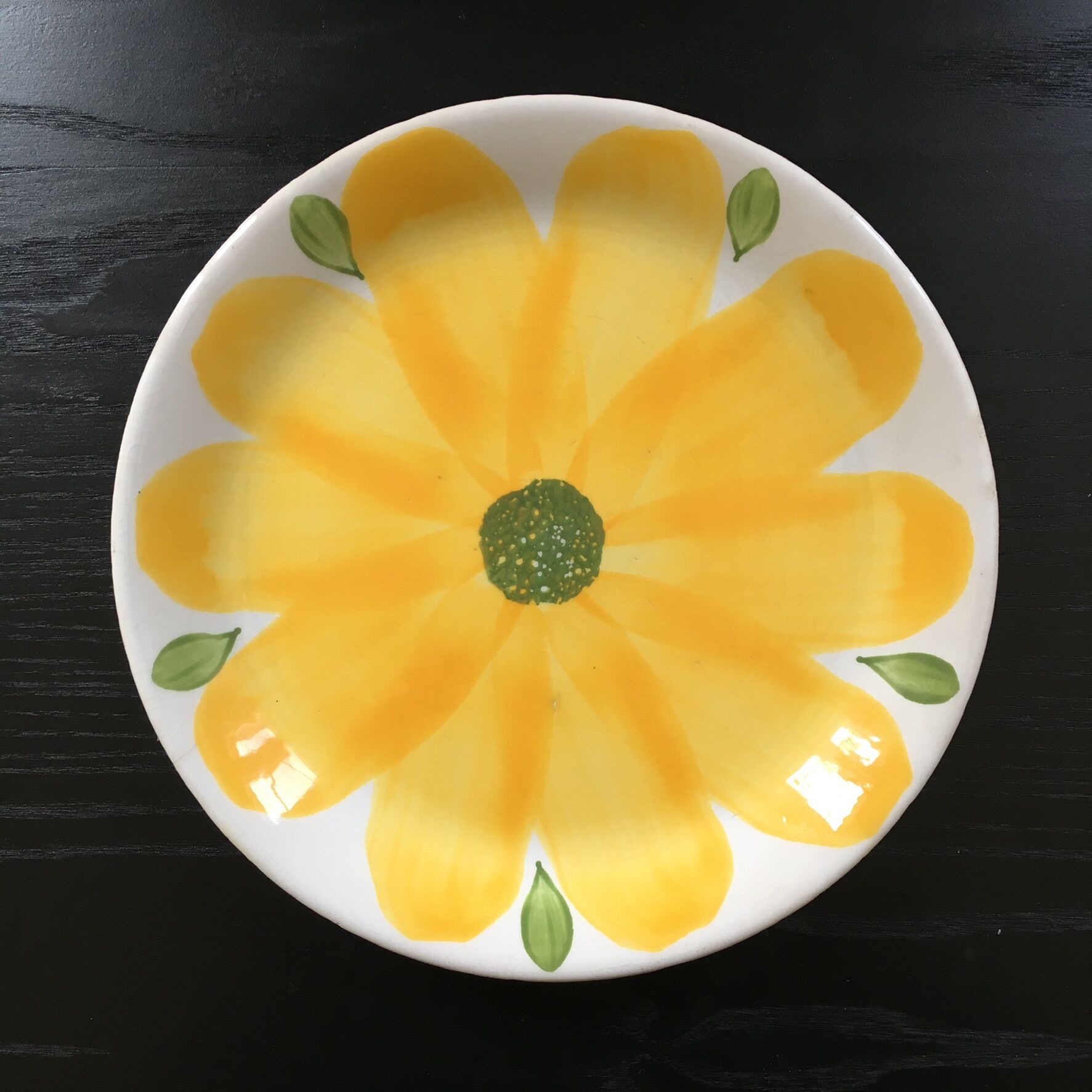 Italian yellow flower plate