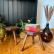 Paire de tabourets tripodes artisanaux