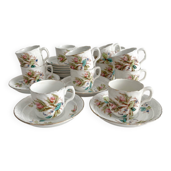 12 tasses à café en terre de fer décor floral polychrome KG Lunéville