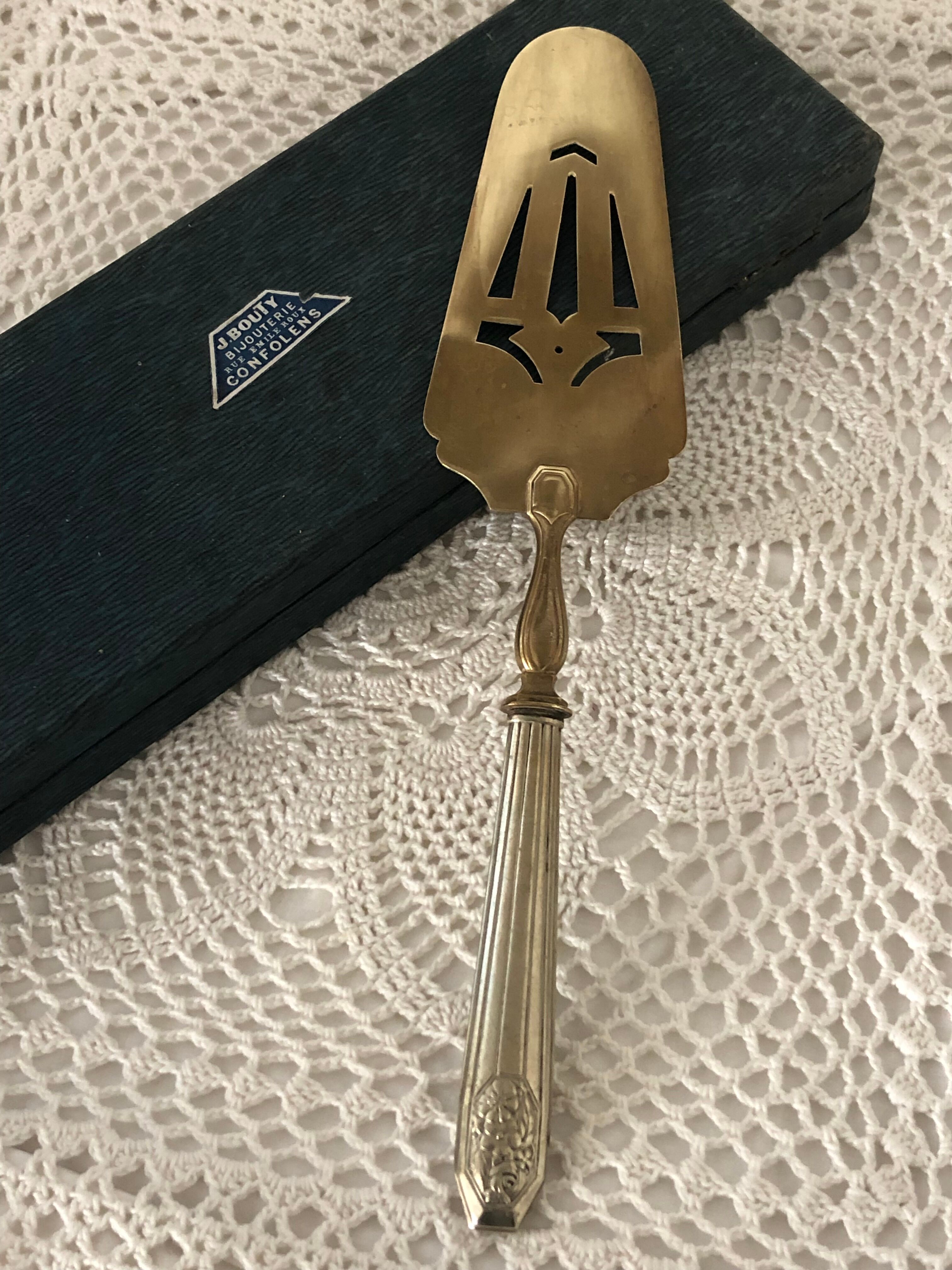 Pie shovel, silver metal