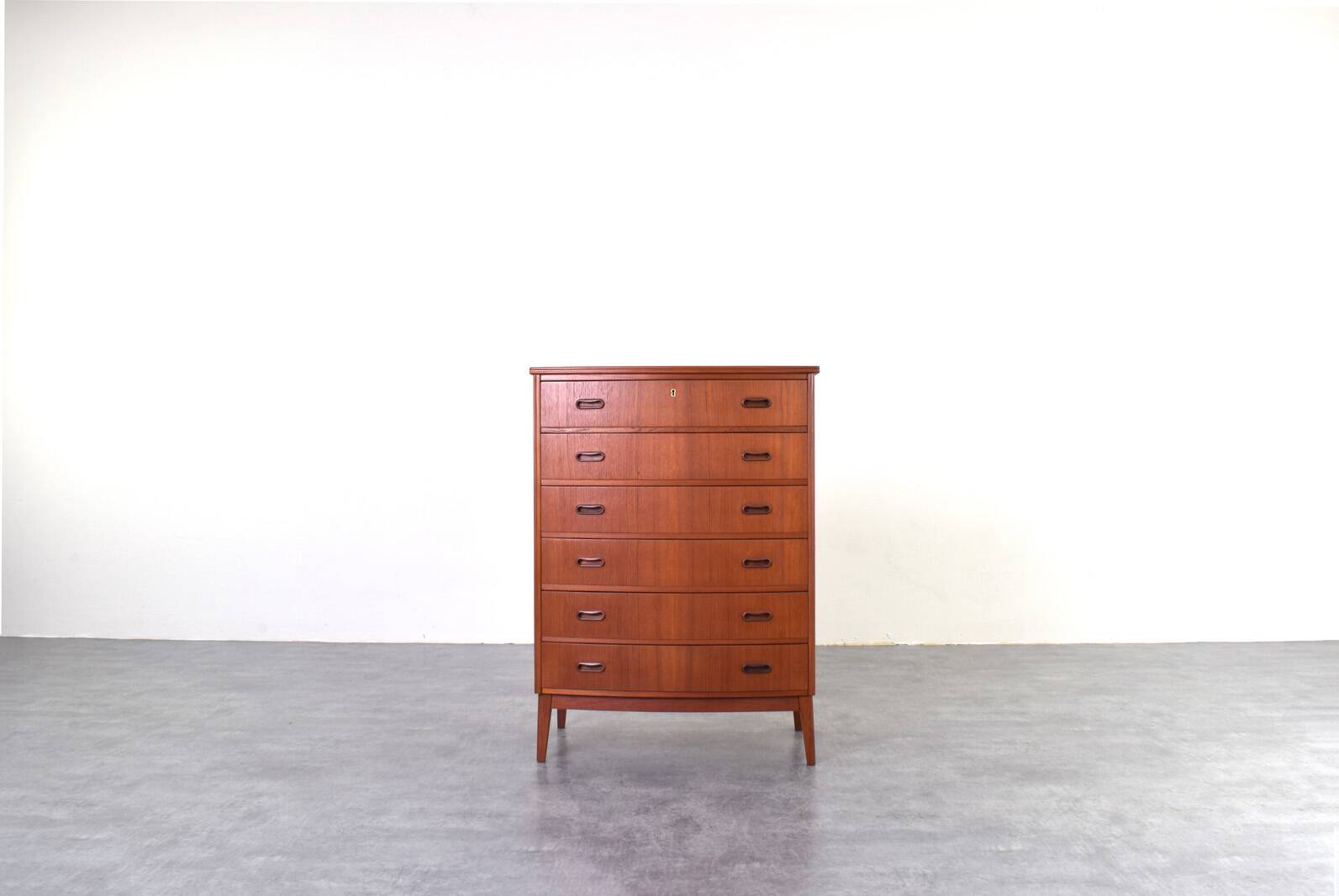 Commode danoise en teck du milieu du siècle, années 1960.