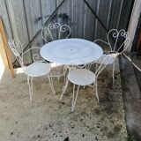 Garden furniture in white metal