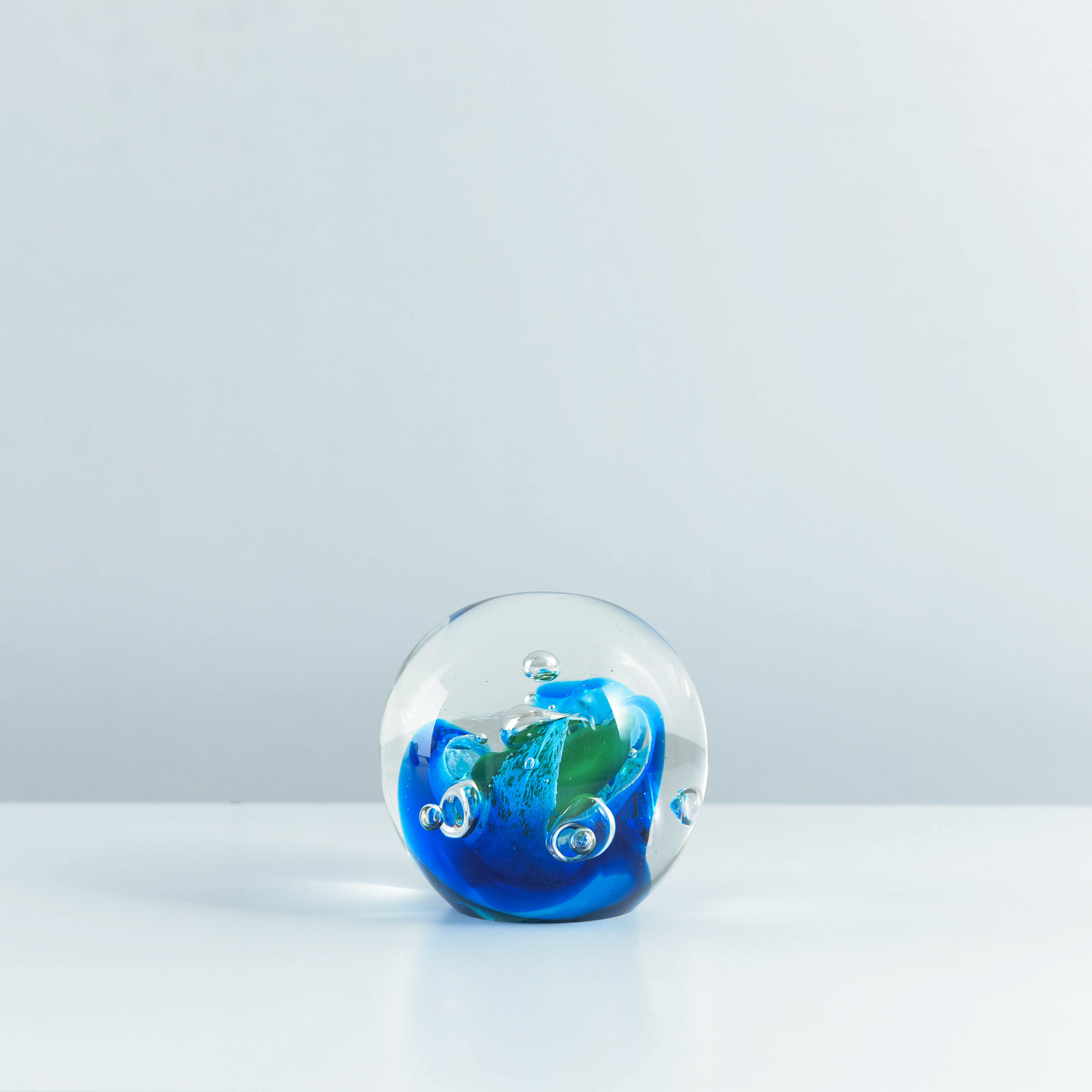 Boule décorative en verre