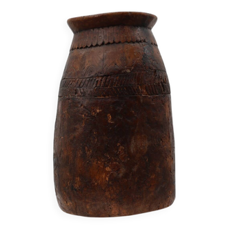 Rare vase rustique de style wabi sabi en bois massif, France années 1800