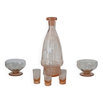 Set of carafe, 3 glasses, 2 Art Deco pink glass bowls