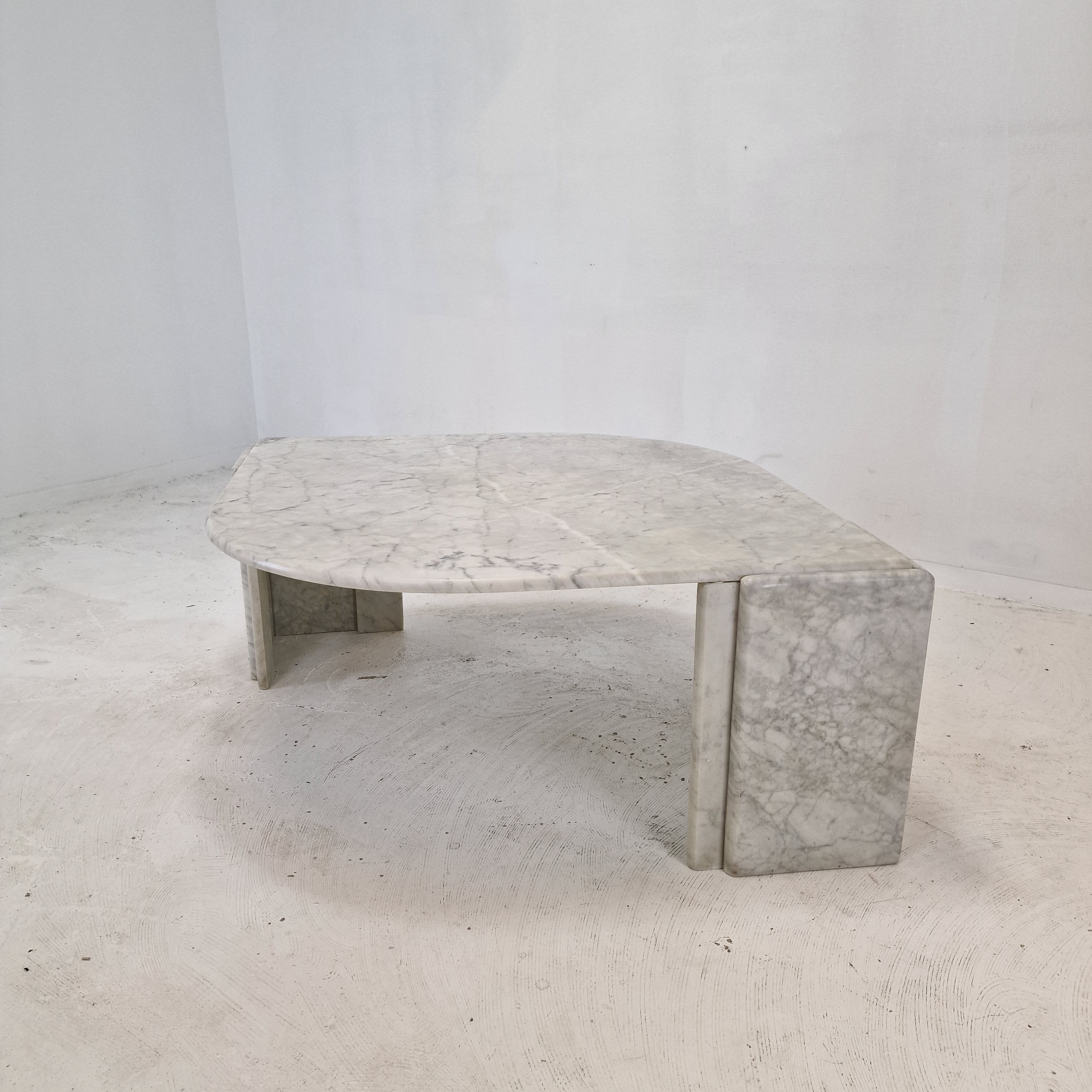 Italian Teardrop Shaped Marble Coffee Table, 1980s