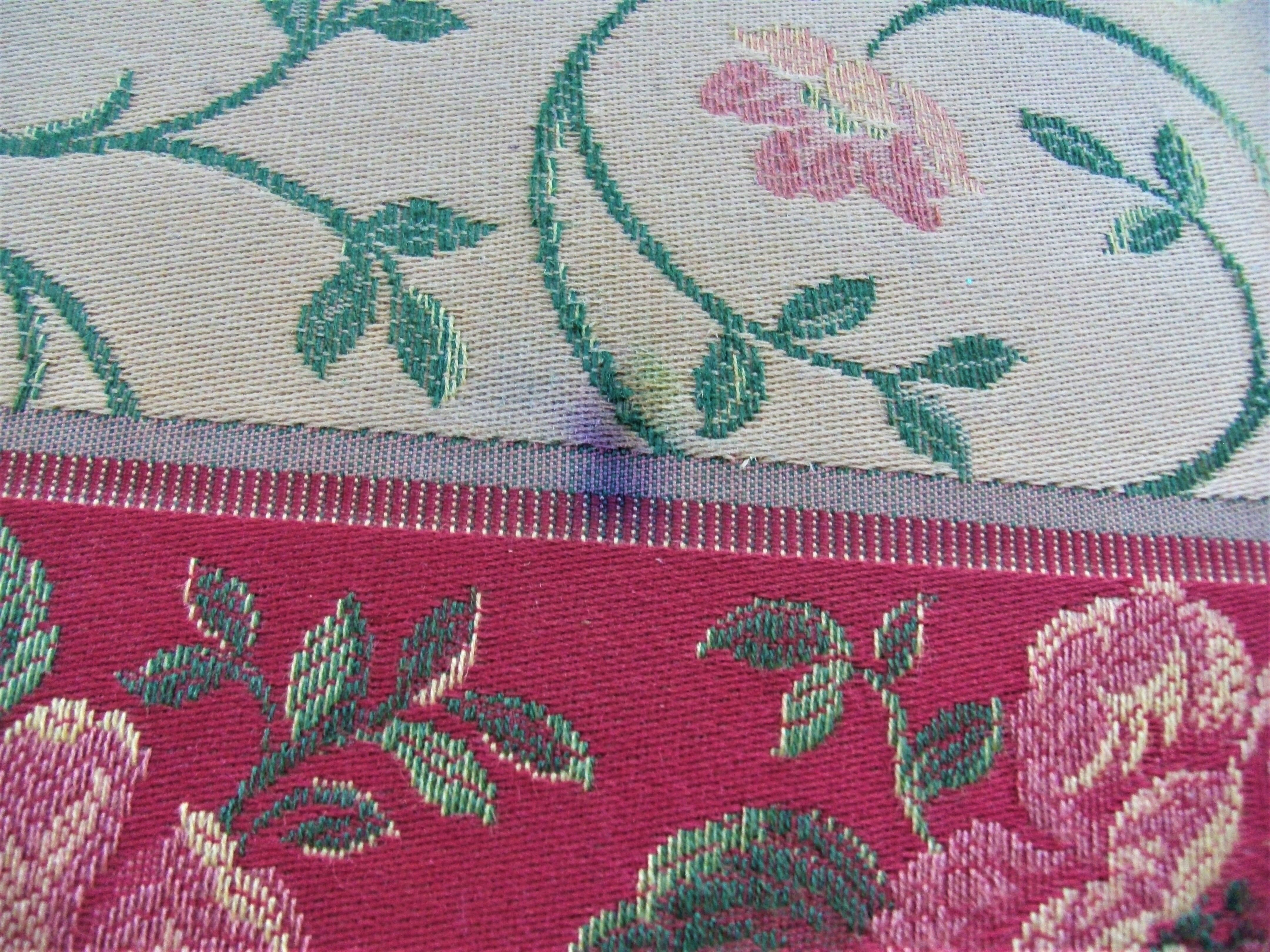 Lot 2 poufs Upholsterers in solid walnut