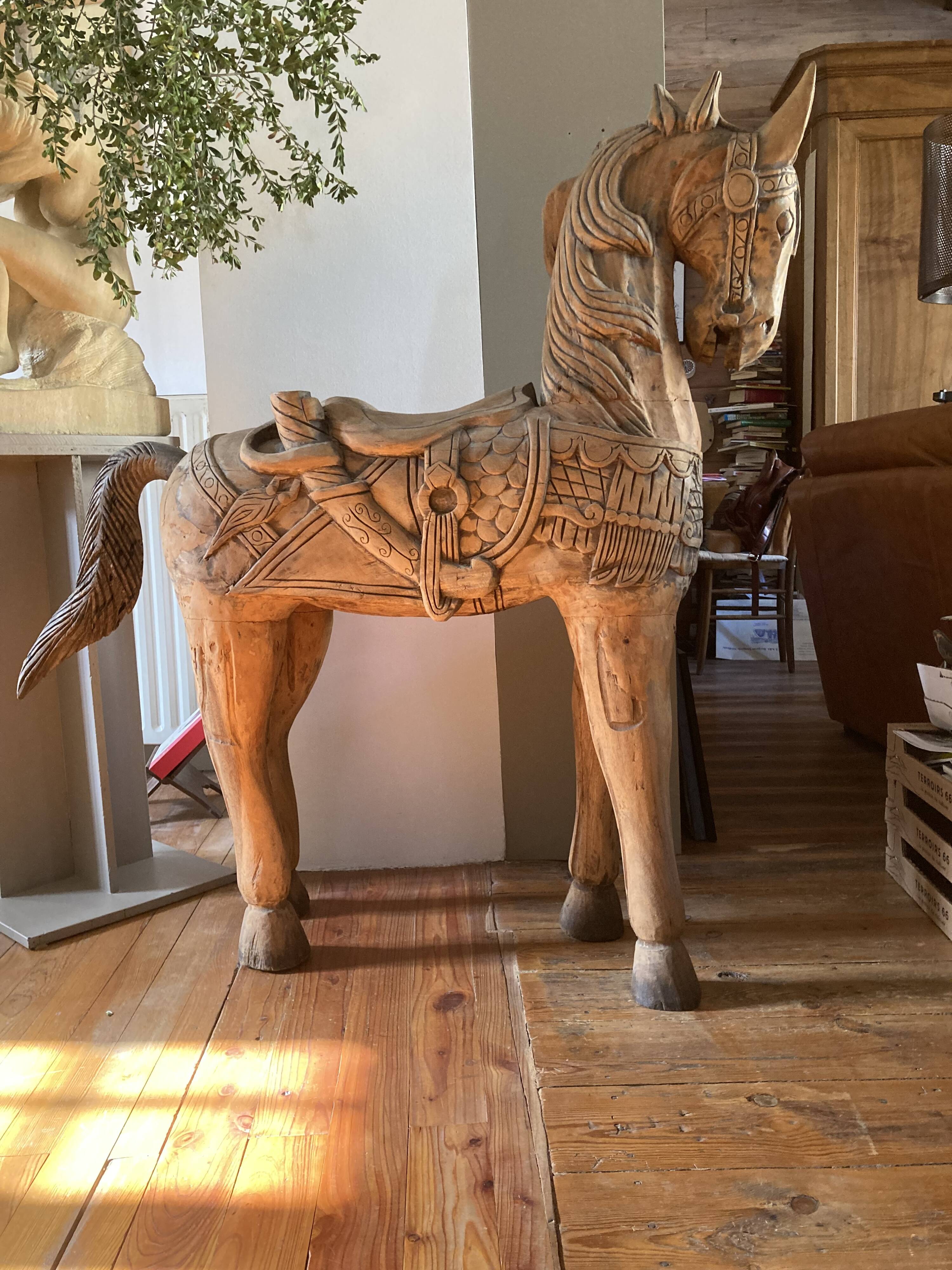 Cheval indien en bois