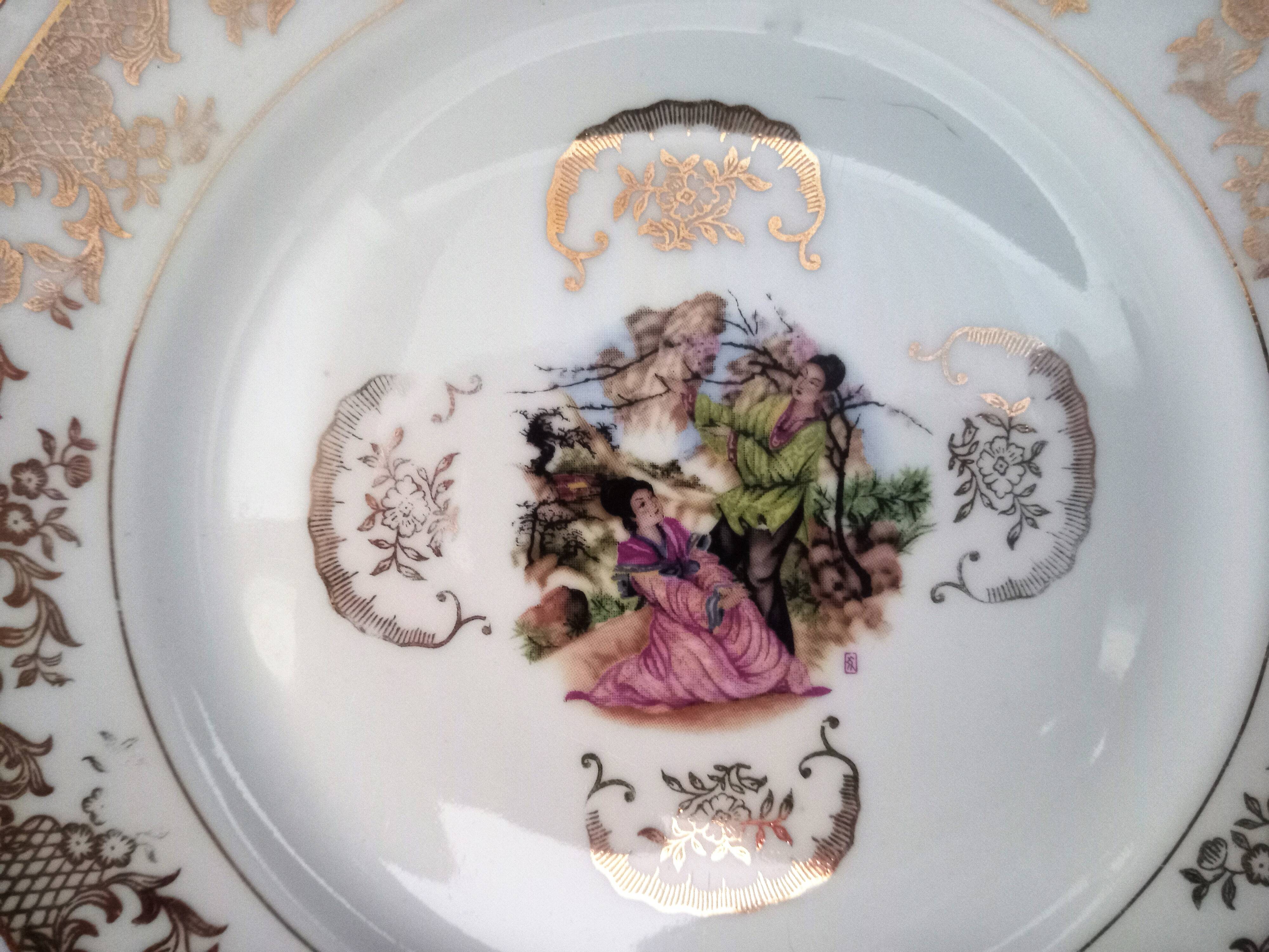 Set of 13 plates with Japanese motifs in real Limoges porcelain