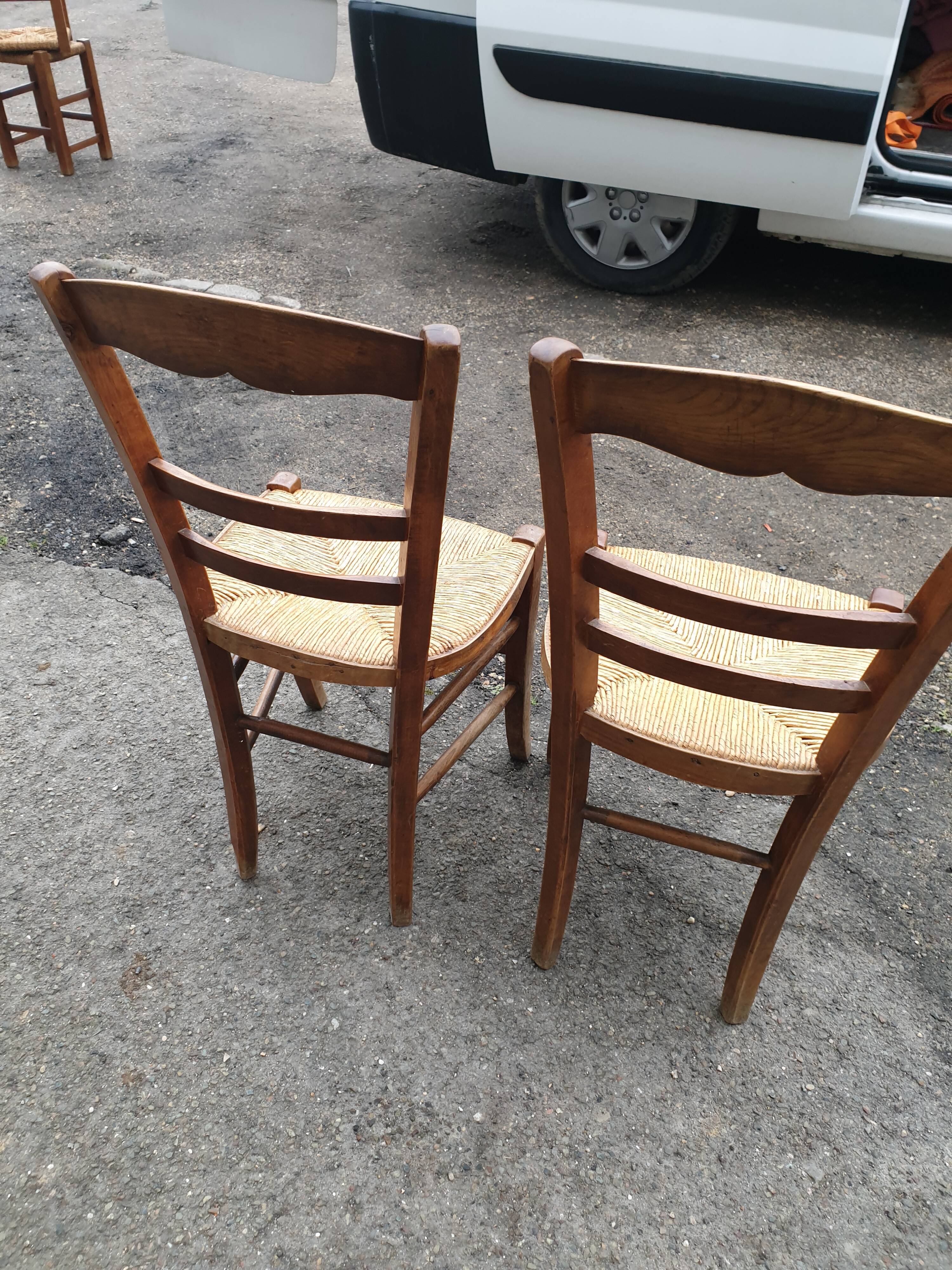 Pair of chairs paillé