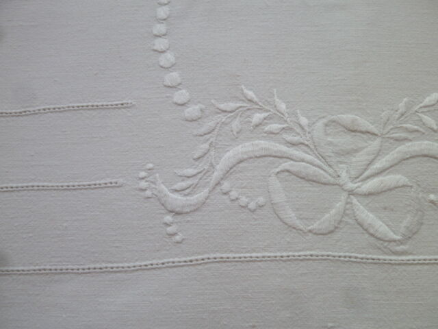Cotton and linen sheet embroidered 1.86 x 2.60 m